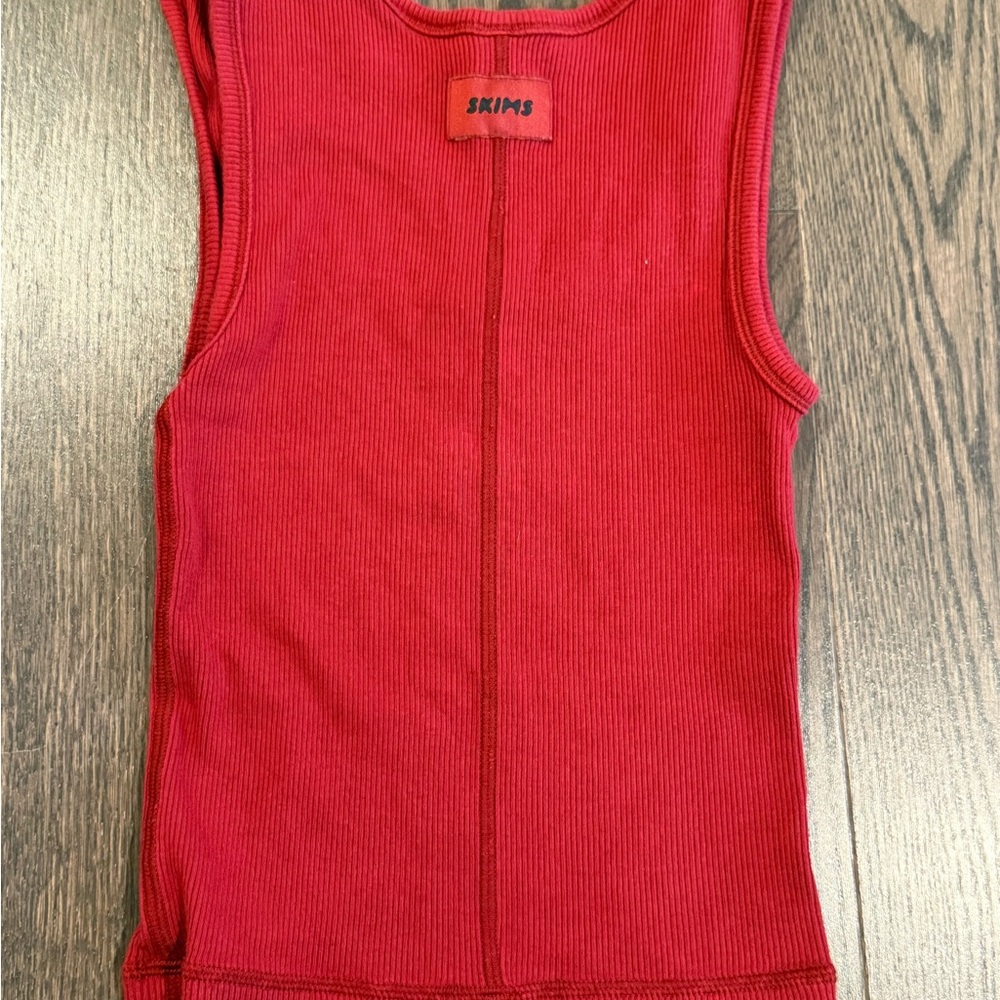 Skims Red Ribbed Tank Top - Picture 4 of 4